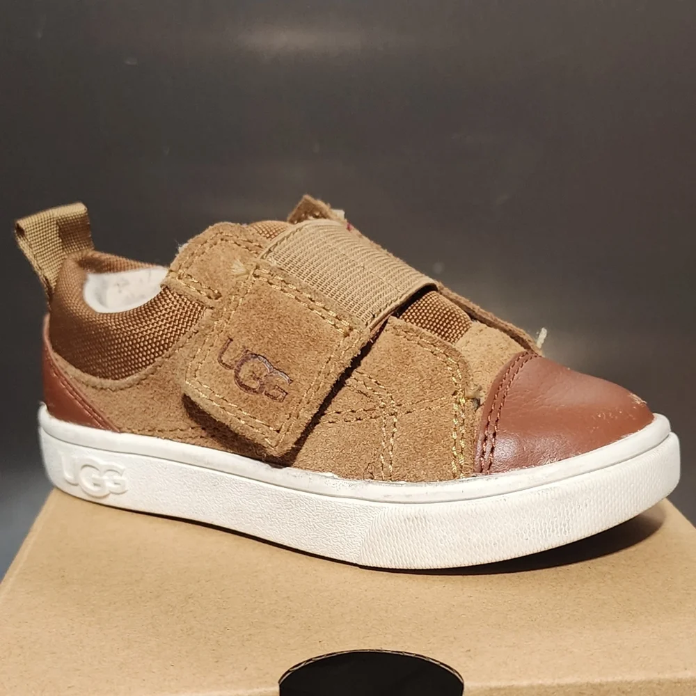 UGG Rennon Sneakers - Picture 5 of 8